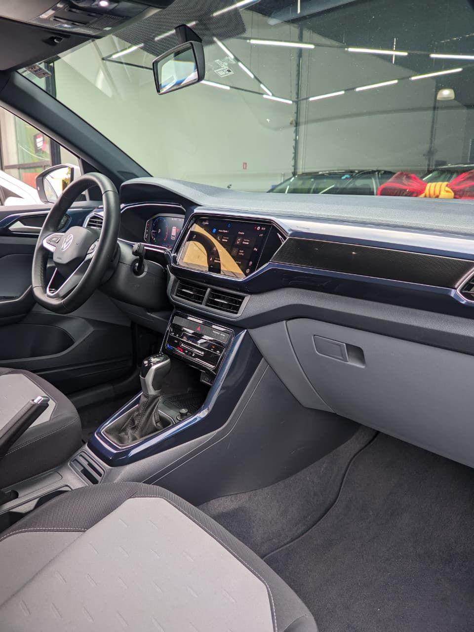 VOLKSWAGEN T-Cross - Foto