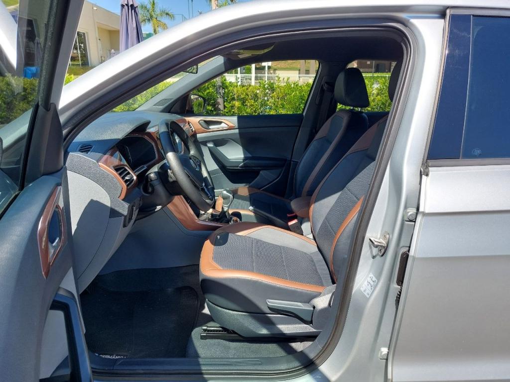 VOLKSWAGEN T-Cross - Foto