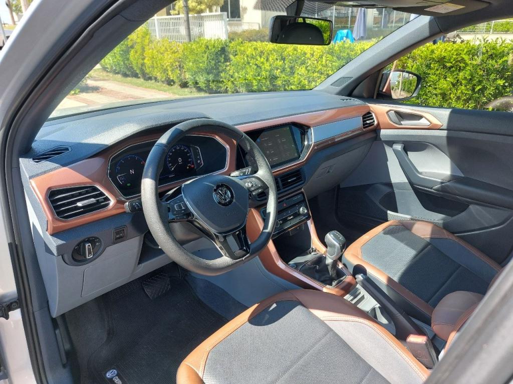 VOLKSWAGEN T-Cross - Foto