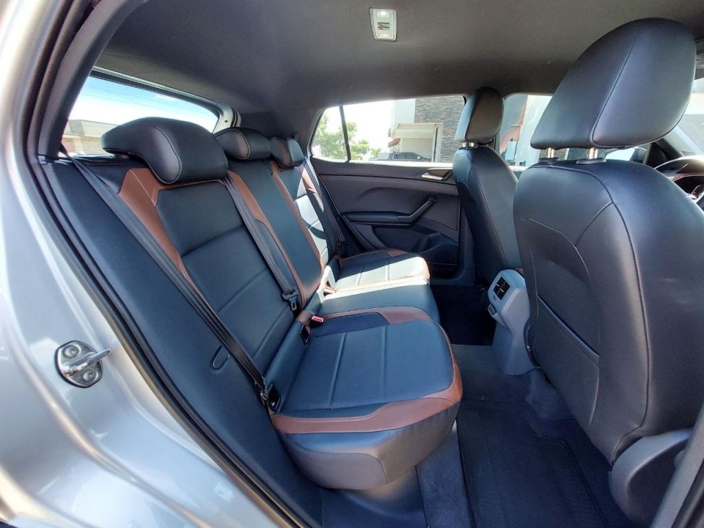 VOLKSWAGEN T-Cross - Foto