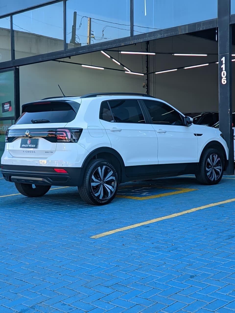 VOLKSWAGEN T-Cross - Foto