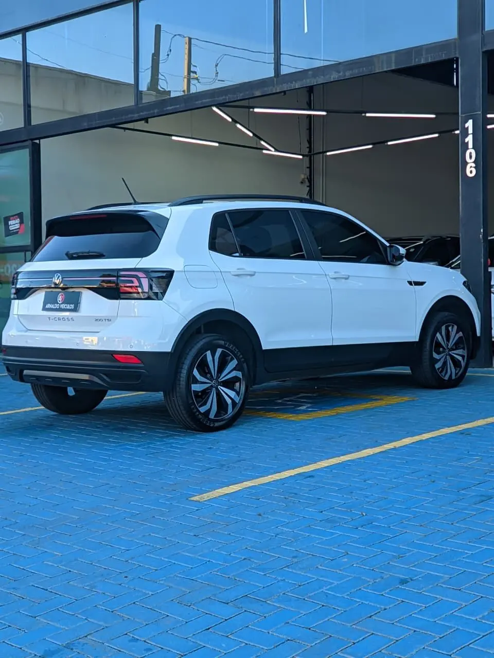 VOLKSWAGEN T-Cross - Foto