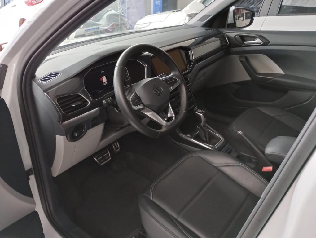 VOLKSWAGEN T-Cross - Foto