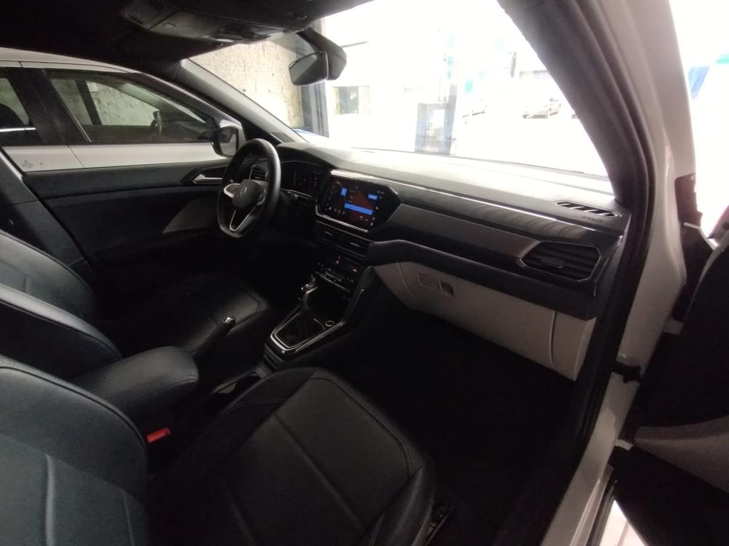 VOLKSWAGEN T-Cross - Foto