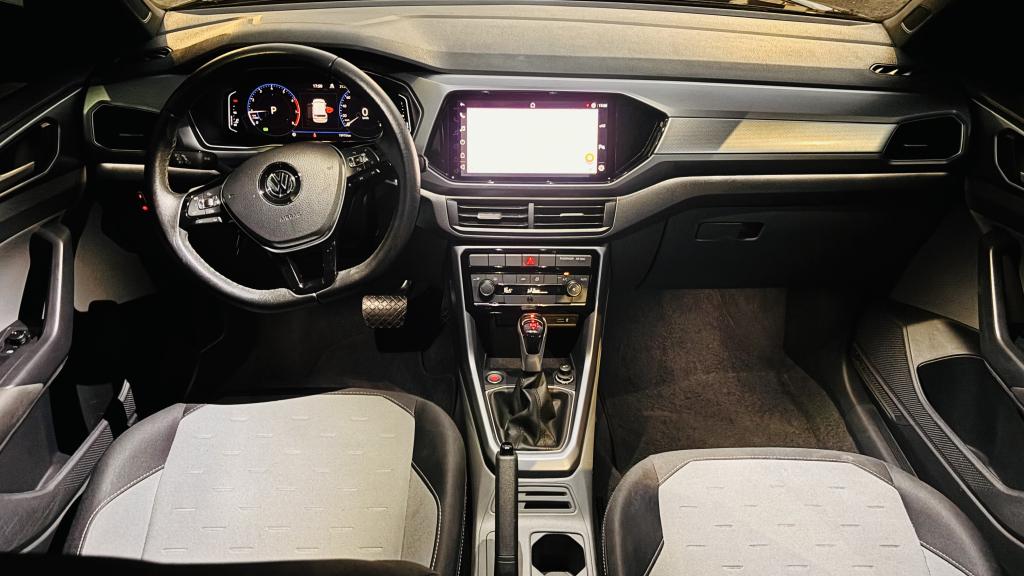 VOLKSWAGEN T-Cross - Foto