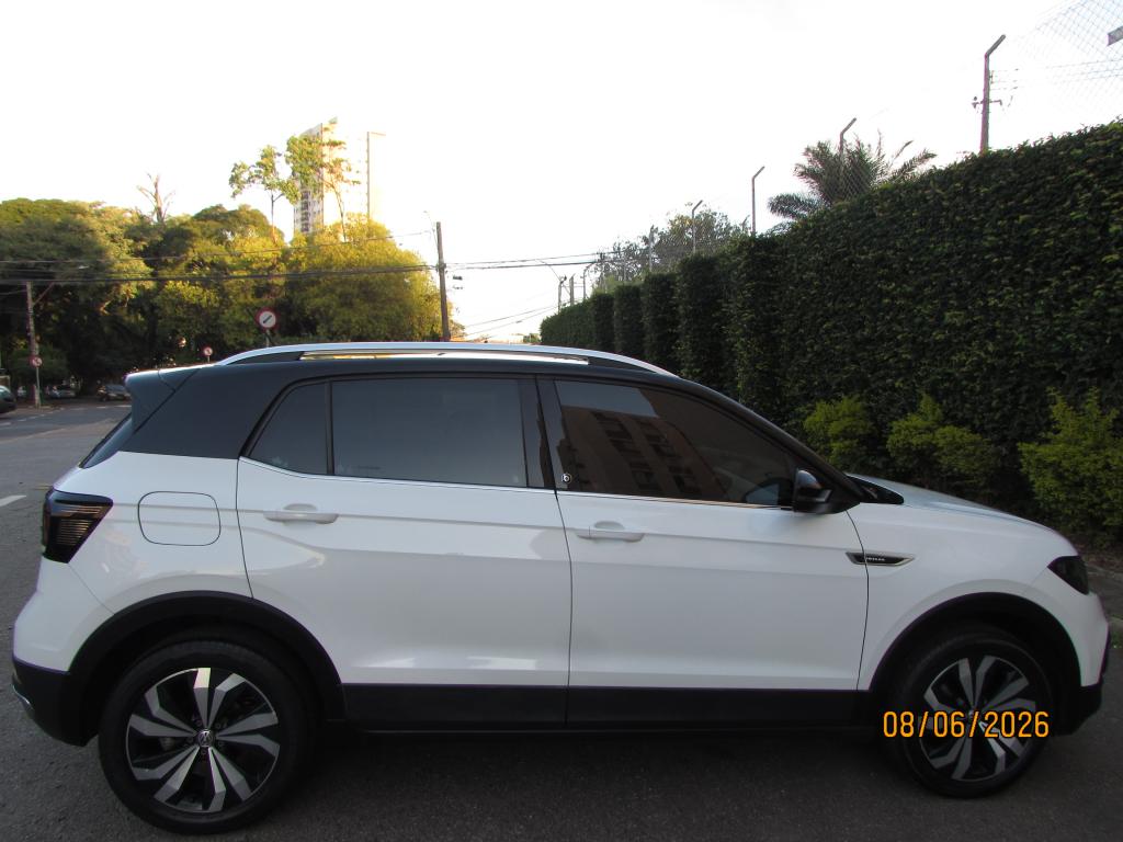 VOLKSWAGEN T-Cross - Foto