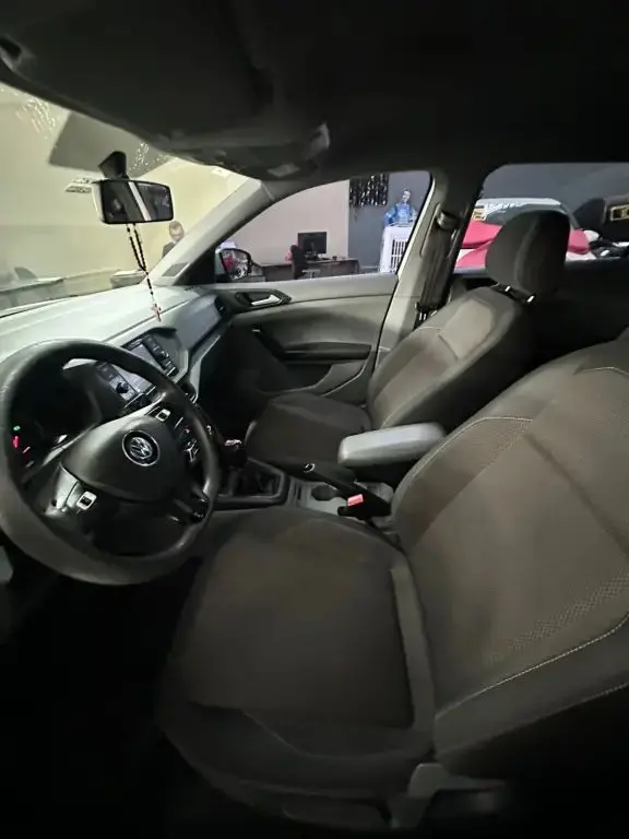VOLKSWAGEN T-Cross - Foto