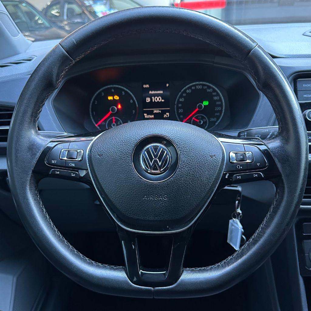 VOLKSWAGEN T-Cross - Foto