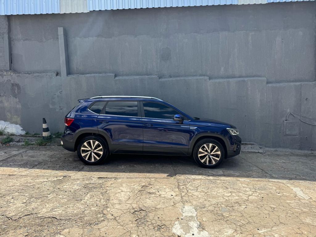VOLKSWAGEN Taos - Foto