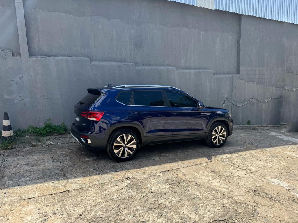 VOLKSWAGEN Taos - Foto