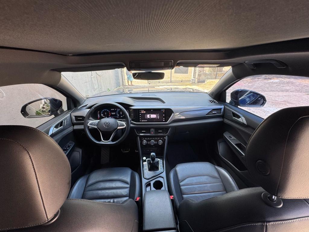 VOLKSWAGEN Taos - Foto