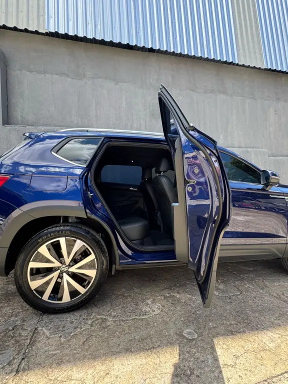 VOLKSWAGEN Taos - Foto
