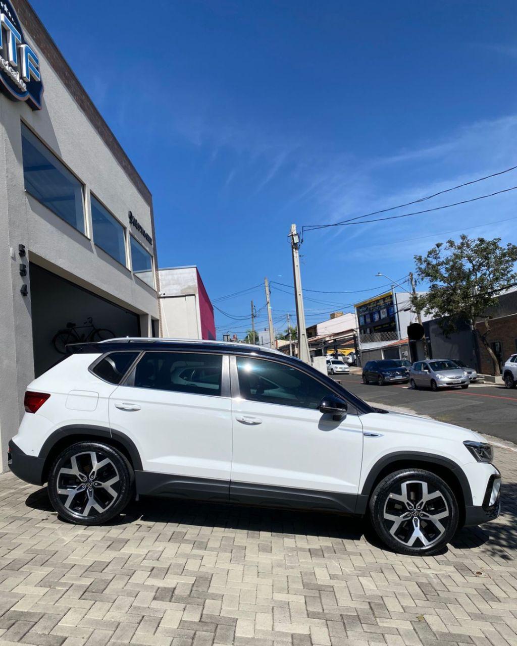 VOLKSWAGEN Taos - Foto