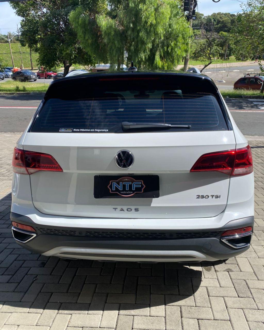 VOLKSWAGEN Taos - Foto