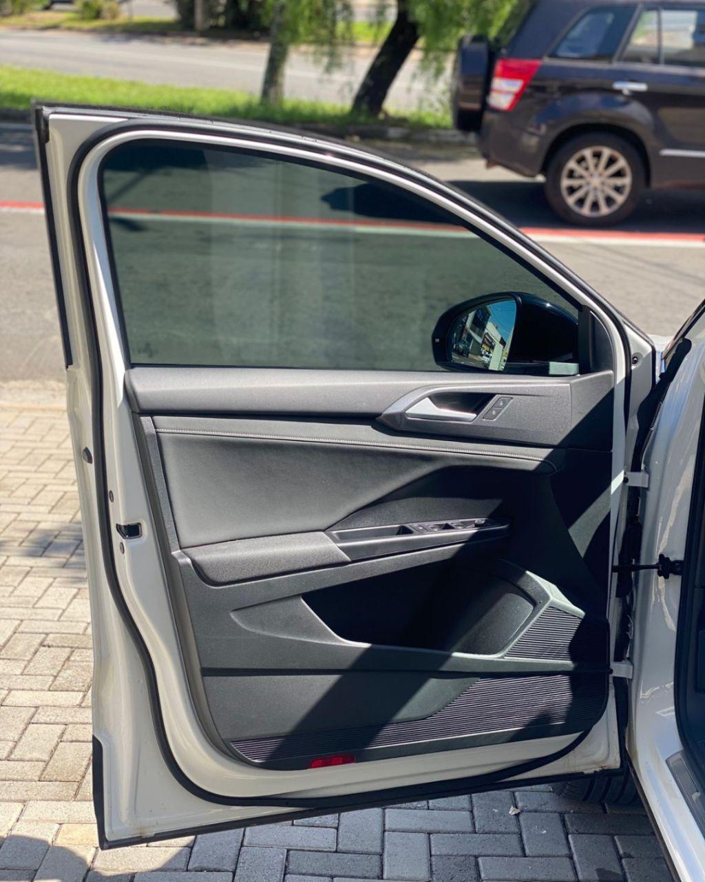 VOLKSWAGEN Taos - Foto