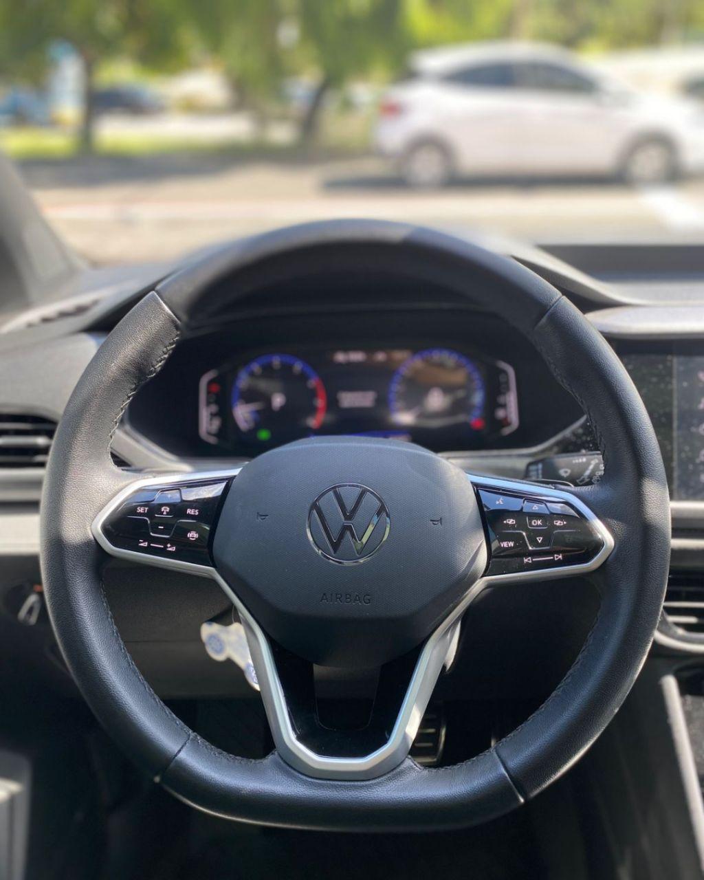 VOLKSWAGEN Taos - Foto