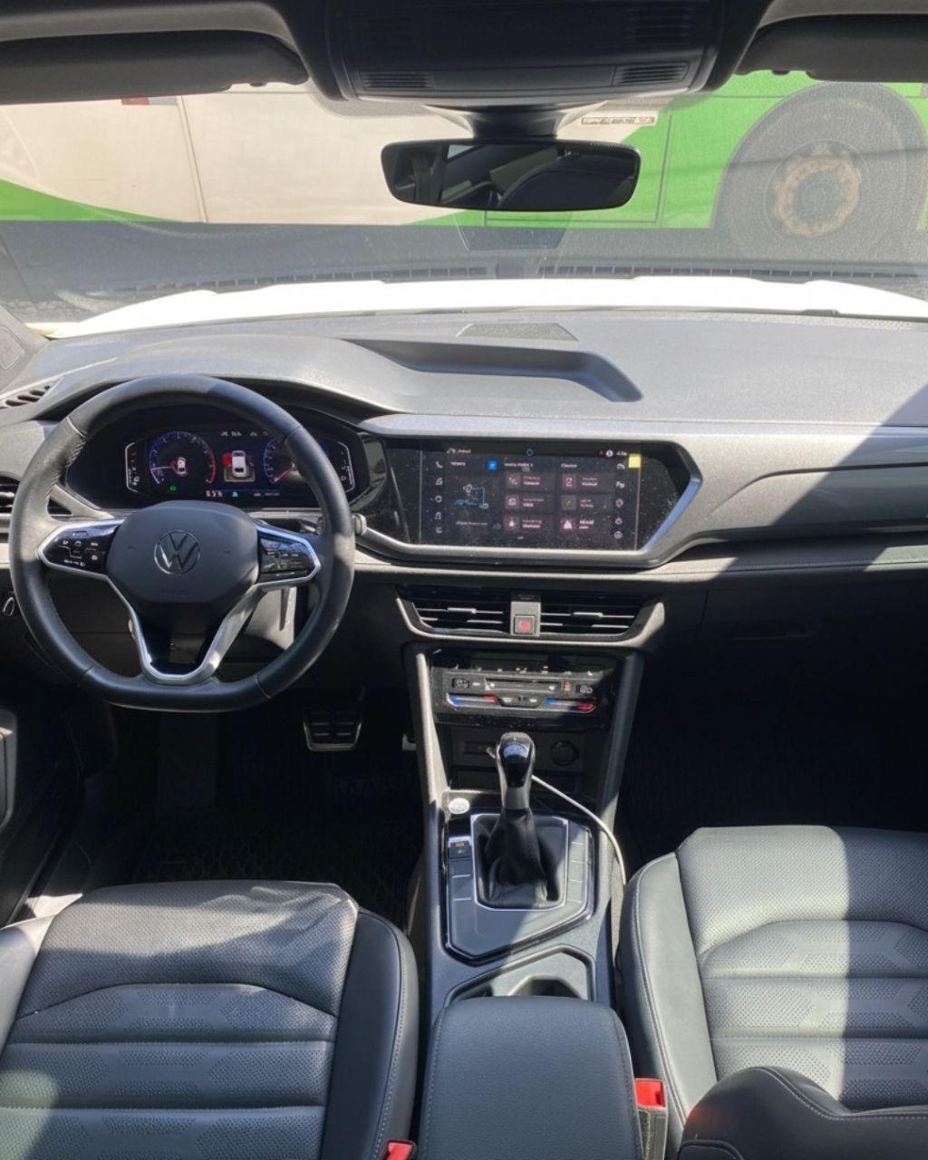 VOLKSWAGEN Taos - Foto