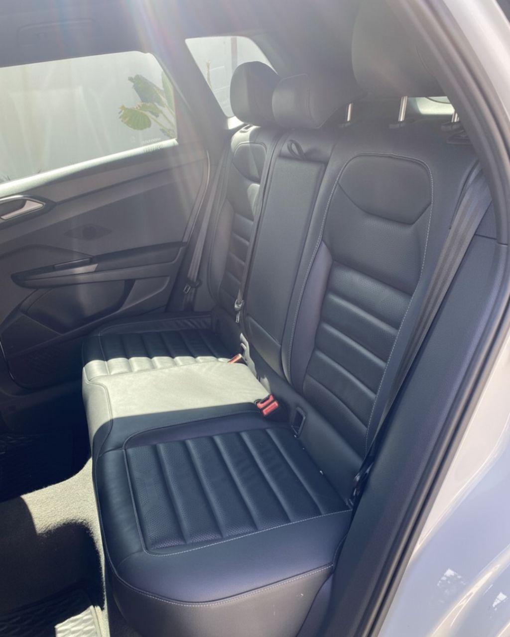 VOLKSWAGEN Taos - Foto