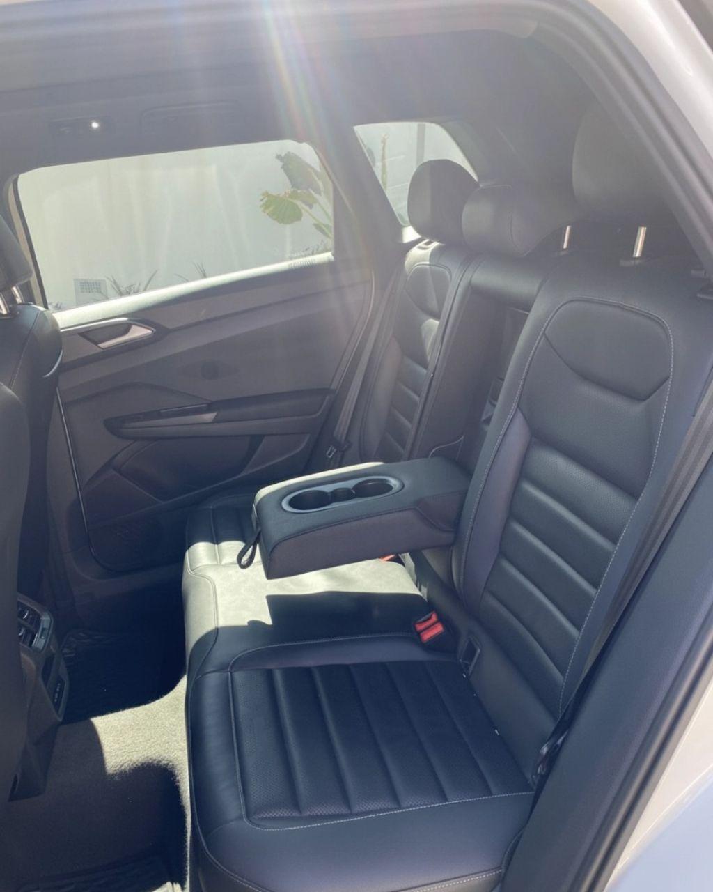 VOLKSWAGEN Taos - Foto