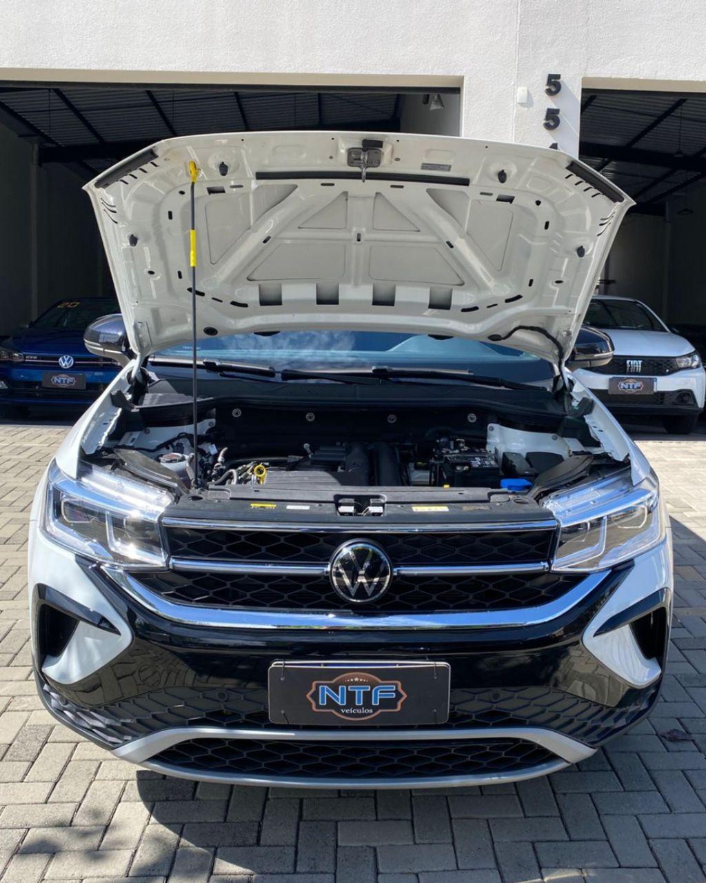 VOLKSWAGEN Taos - Foto