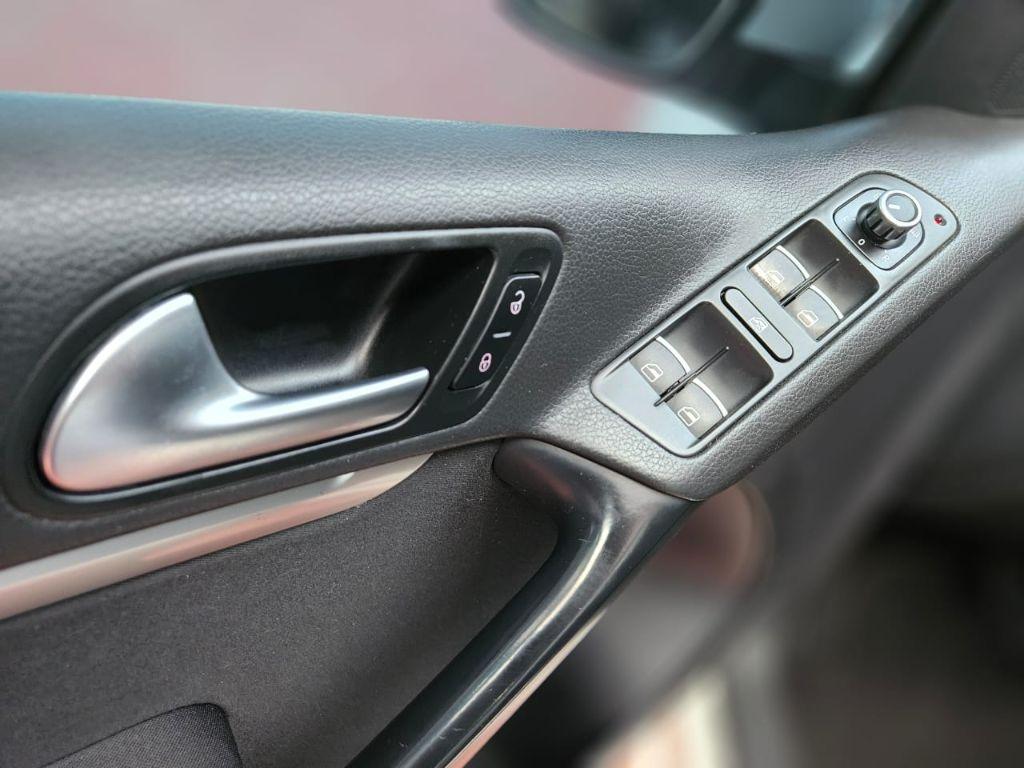 VOLKSWAGEN Tiguan - Foto