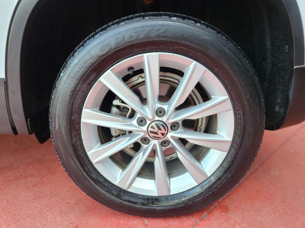 VOLKSWAGEN Tiguan - Foto