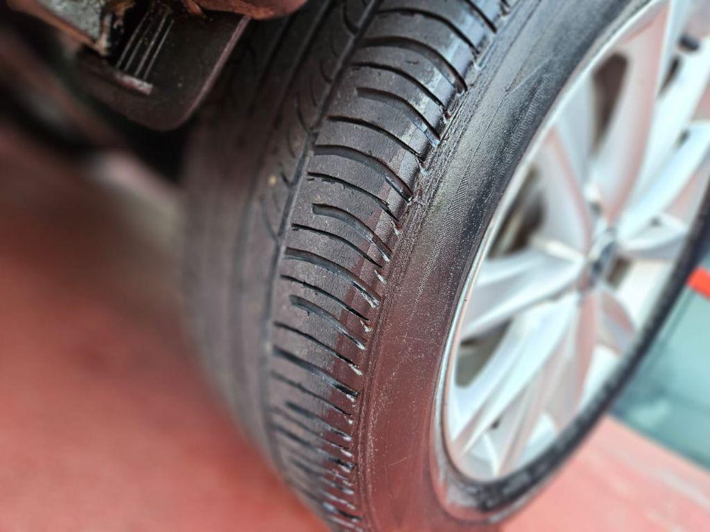 VOLKSWAGEN Tiguan - Foto