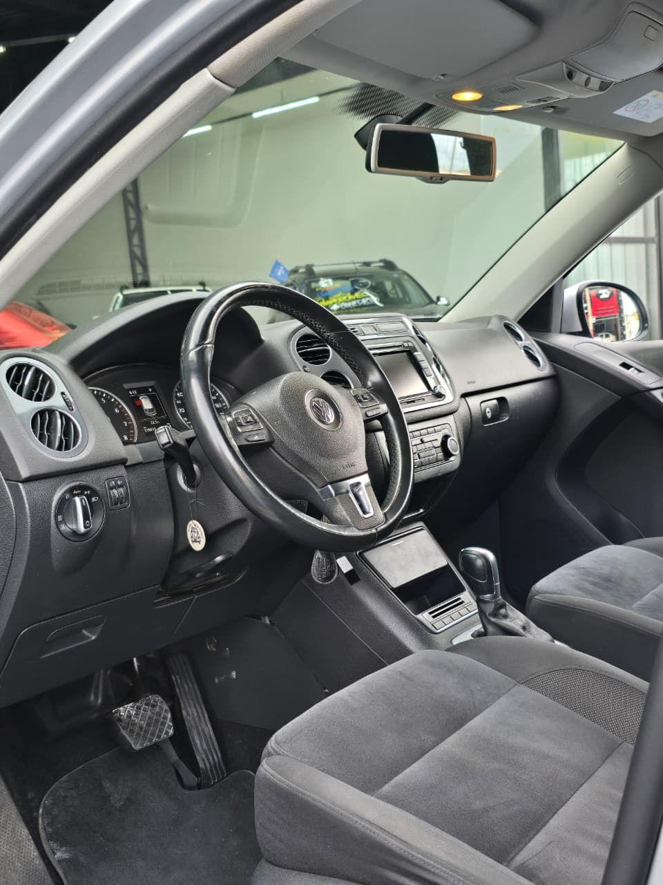 VOLKSWAGEN Tiguan - Foto