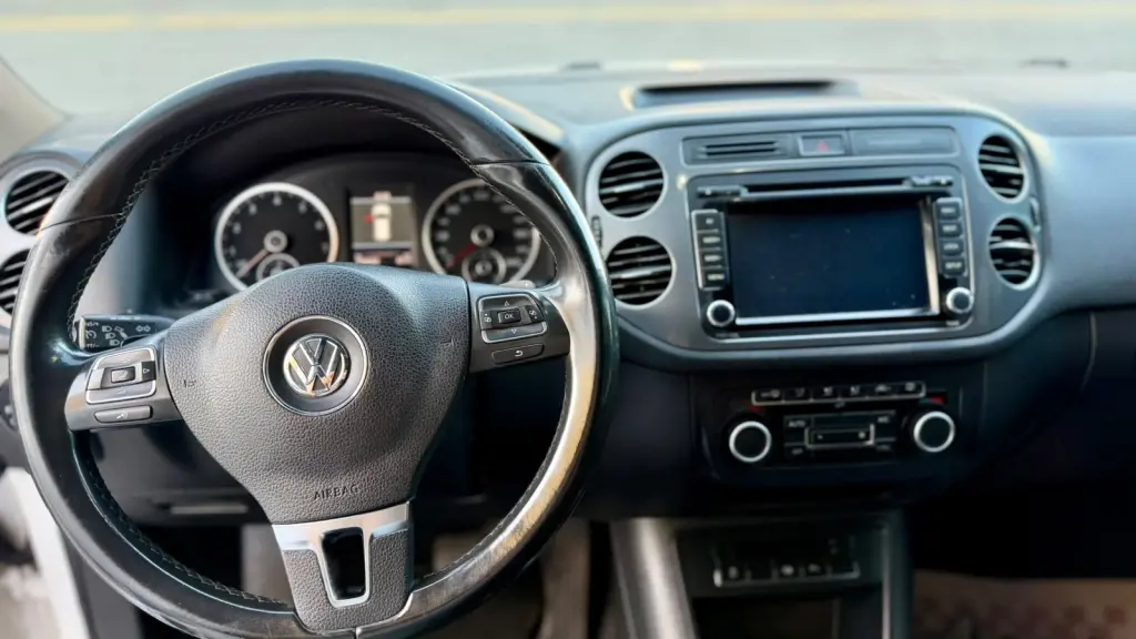 VOLKSWAGEN Tiguan - Foto