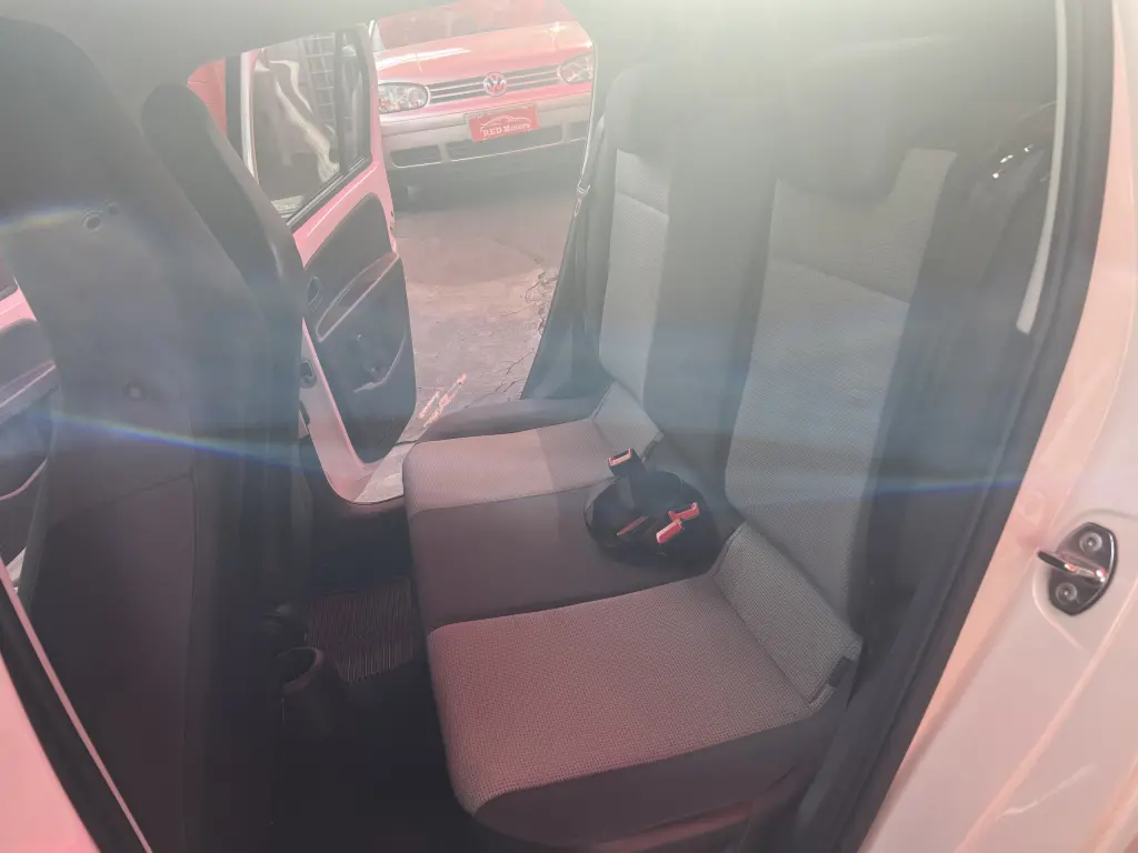 VOLKSWAGEN UP - Foto