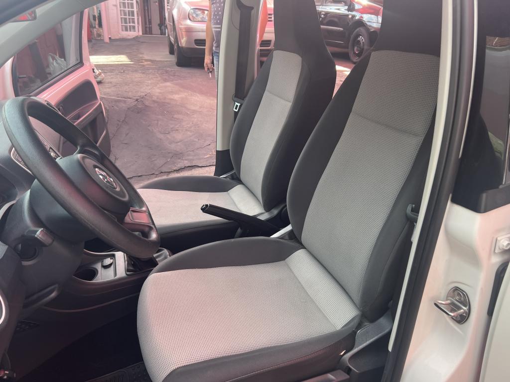VOLKSWAGEN UP - Foto