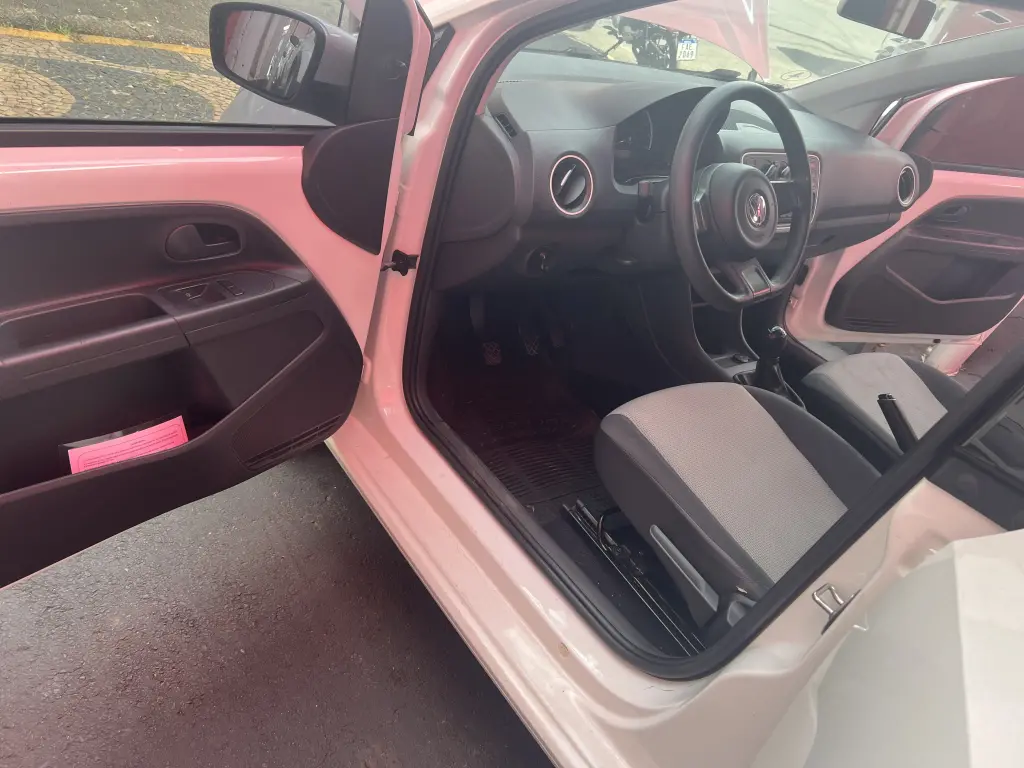VOLKSWAGEN UP - Foto