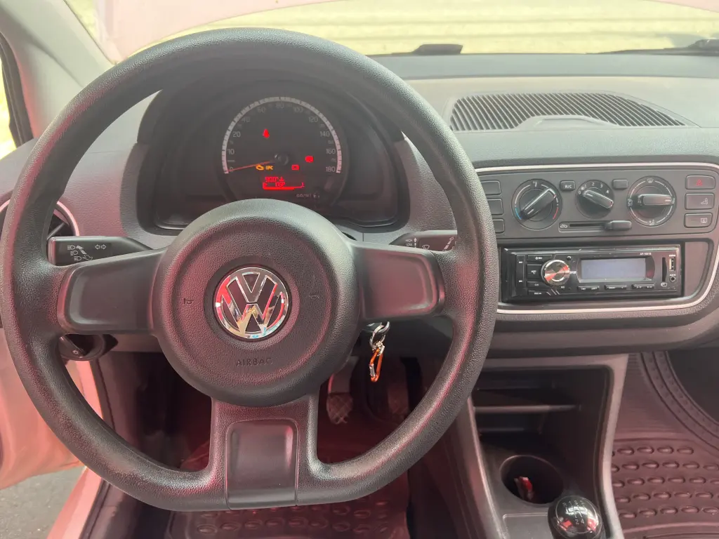 VOLKSWAGEN UP - Foto