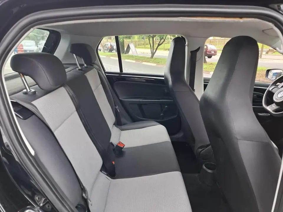 VOLKSWAGEN UP - Foto