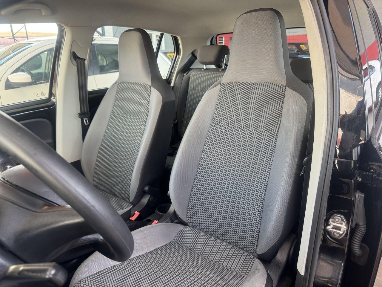 VOLKSWAGEN UP - Foto