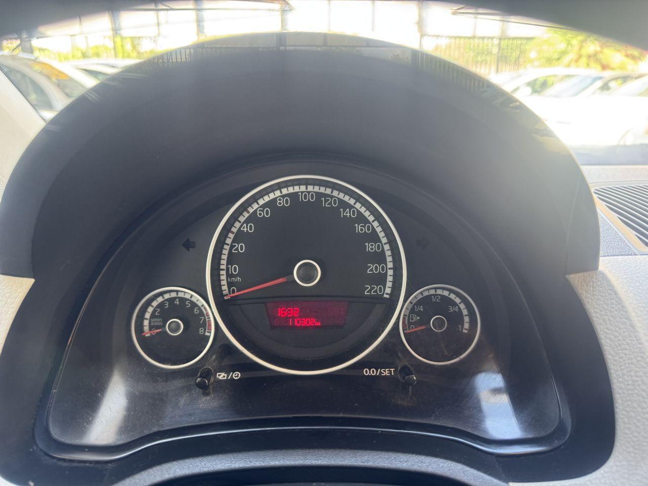 VOLKSWAGEN UP - Foto