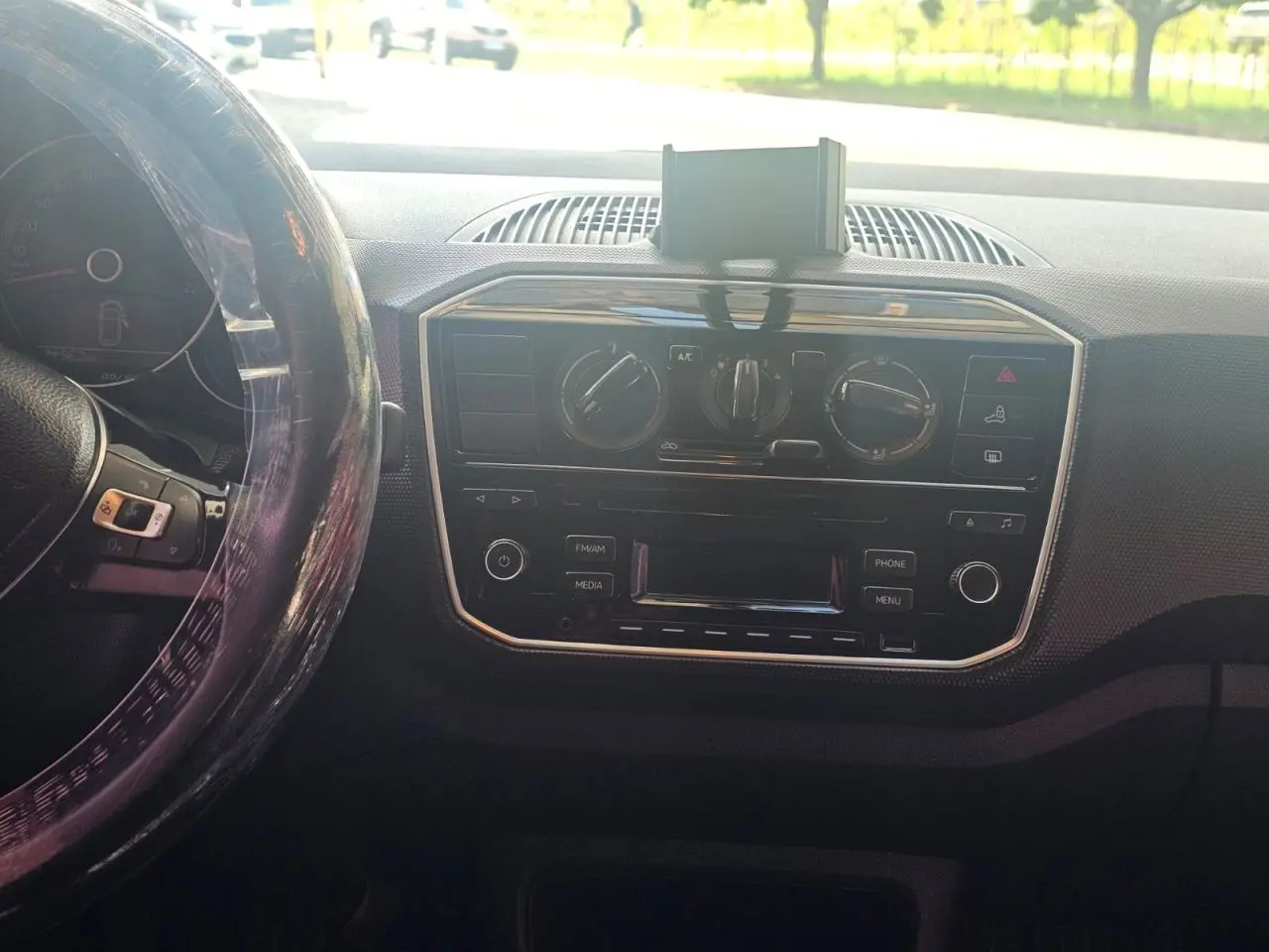 VOLKSWAGEN UP - Foto