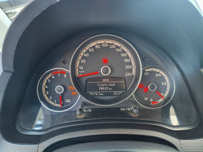 VOLKSWAGEN UP - Foto
