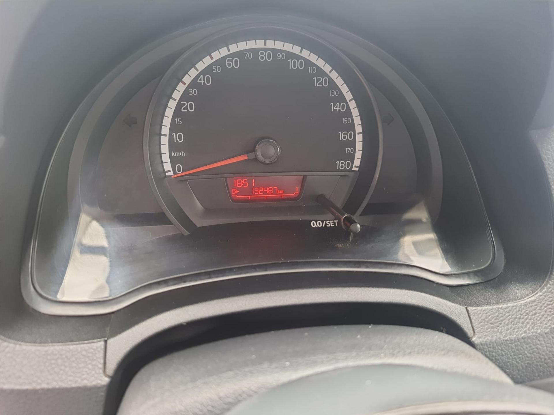 VOLKSWAGEN UP - Foto