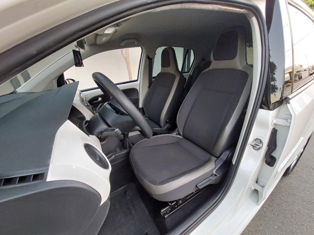 VOLKSWAGEN UP - Foto