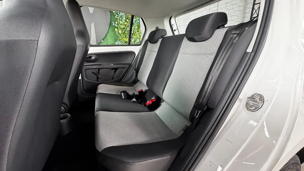 VOLKSWAGEN UP - Foto