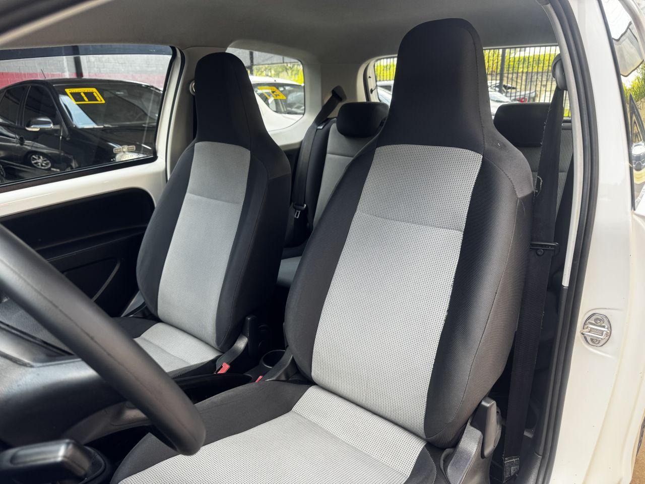 VOLKSWAGEN UP - Foto