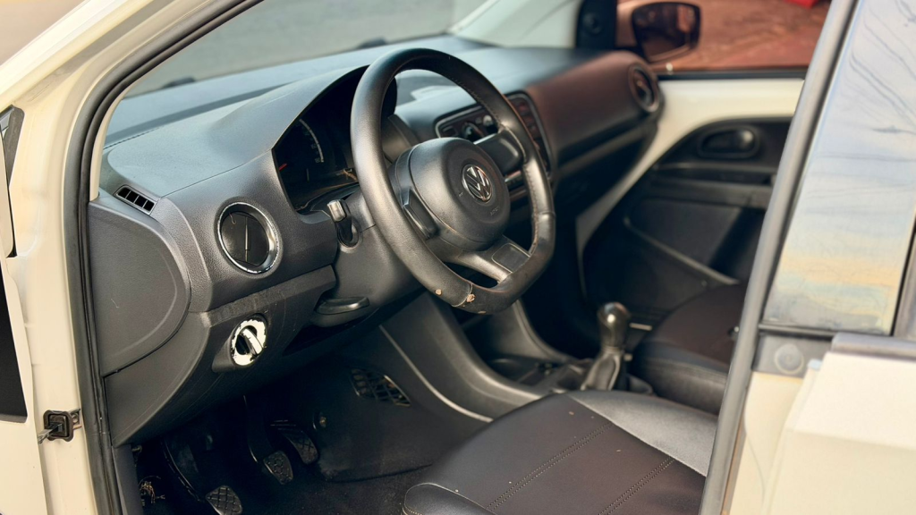 VOLKSWAGEN UP - Foto
