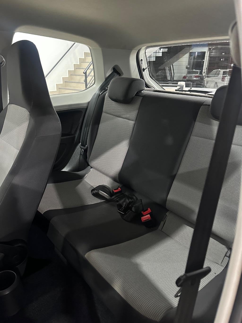 VOLKSWAGEN UP - Foto