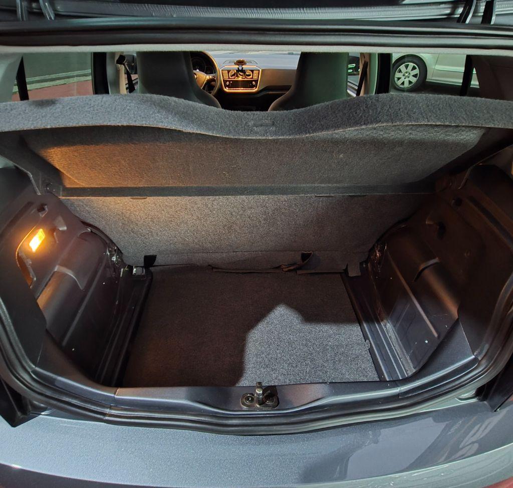 VOLKSWAGEN UP - Foto