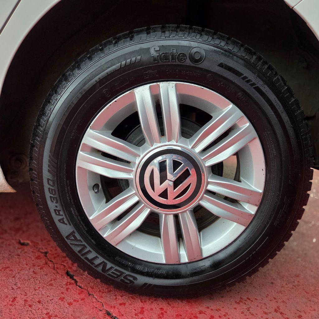 VOLKSWAGEN UP - Foto