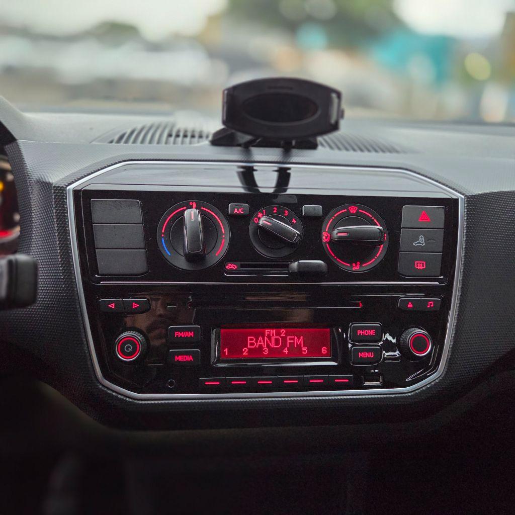 VOLKSWAGEN UP - Foto