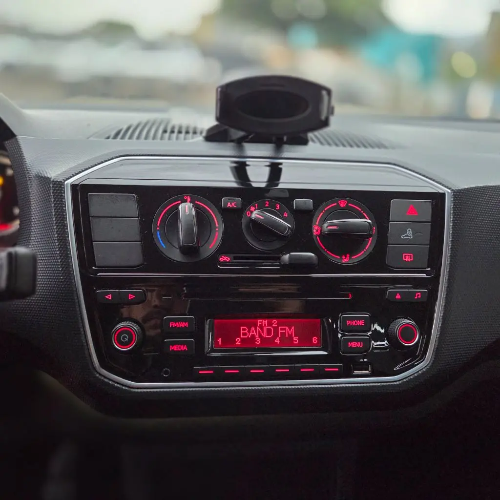 VOLKSWAGEN UP - Foto