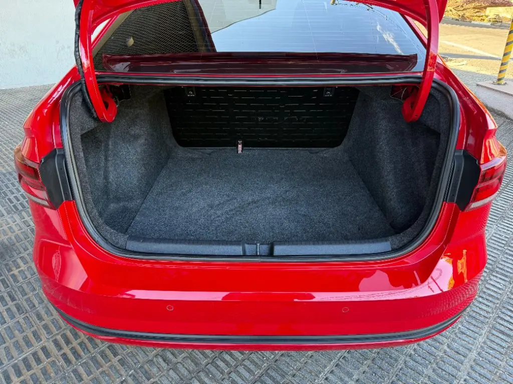 VOLKSWAGEN Virtus - Foto