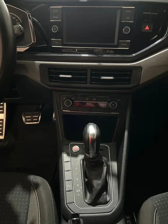 VOLKSWAGEN Virtus - Foto